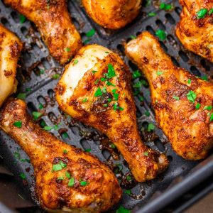 featured image of the air fryer chicken drumsticks with fresh herbs