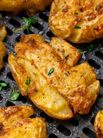 close up featured image for the air fryer smashed potatoes