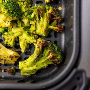 featured image for the air fryer frozen broccoli