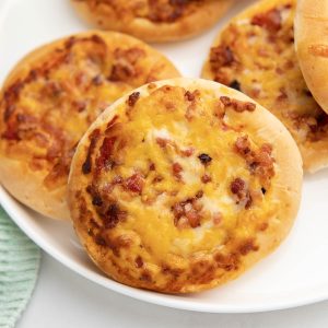 featured image for the air fryer frozen pizzas