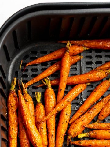 featured image for the air fryer baby carrots