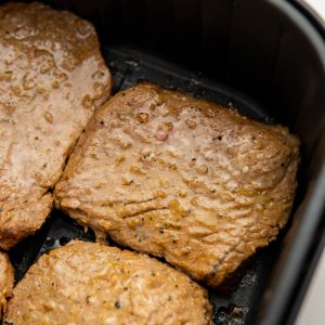 Featured image for the air fryer marinated cube steaks.