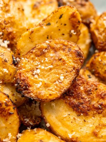 Featured image for the air fryer parmesan potatoes.